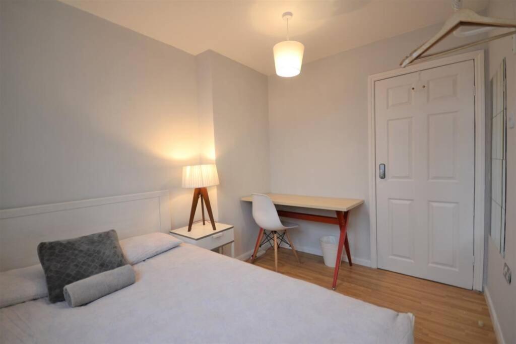Stylish Budget 4 Bedroom Flat In Brick Lane Londra Esterno foto
